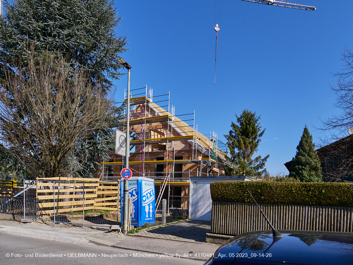 05.04.2023 - Baustelle eines Mehrfamilienhauses in der Niederalmstraße 16 in Neuperlach